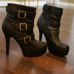Heel boots